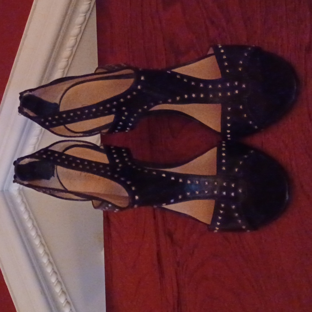 Pour La Victoíre Studded  Leather Heels - US6